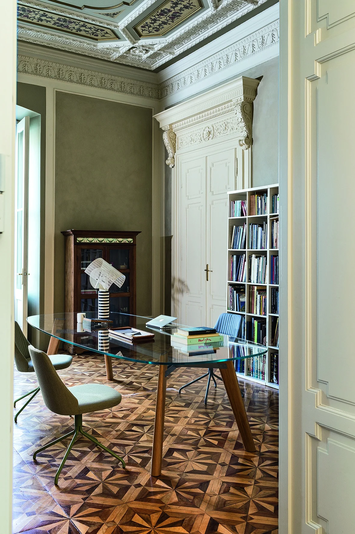 Beleos Dining Table by Bross - Image 8